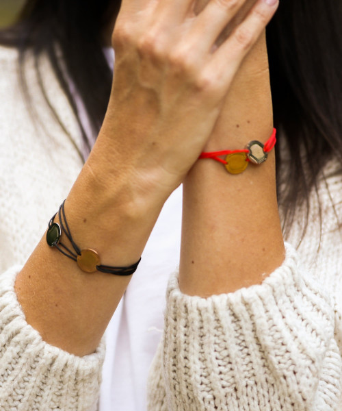 Bracelet Cordon Noir Fin avec Médaillon